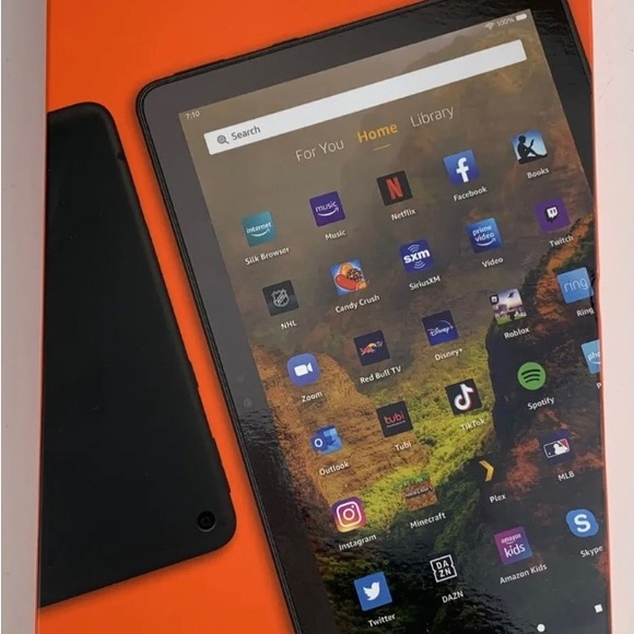 Amazon Fire HD 10 32GB 11th Generation Tablet. - Picture 7 of 10